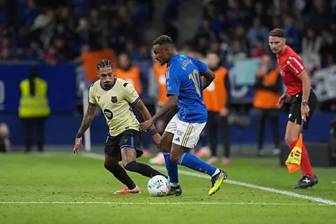 مزعج على الأطراف.. ماذا قدم هيثم حسن رفقة أوفييدو ضد برشلونة؟